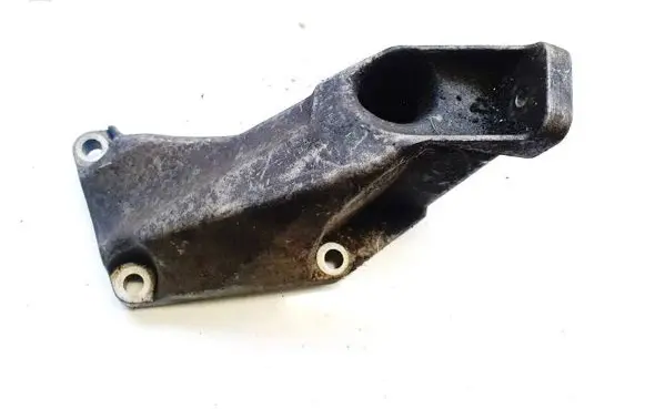 Volkswagen PASSAT B5.5 Engine mounting bracket 8d0199307p