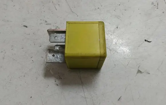 Opel Zafira B Other relay 90226846