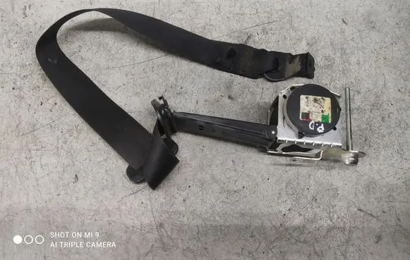 Opel Zafira B Front seatbelt