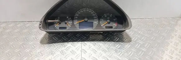 Mercedes-Benz E W210 Speedometer (instrument cluster) A2105402911 110080063008