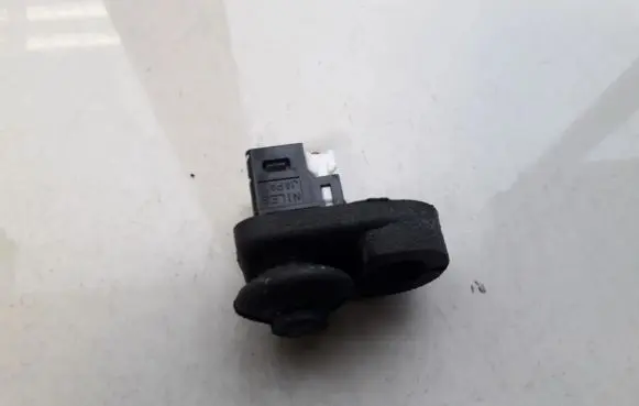 Nissan Qashqai Front door sensor coupe 