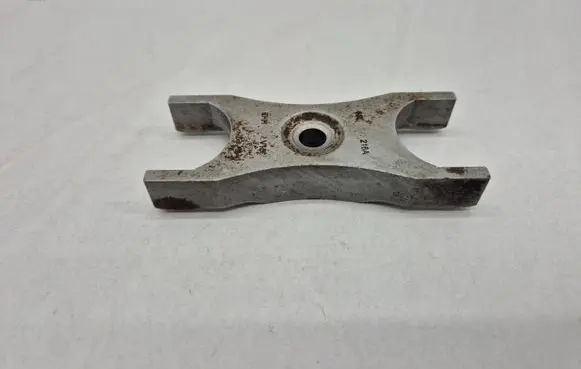 Audi Q3 8U Fuel Injector clamp holder 03L216A 04L130216