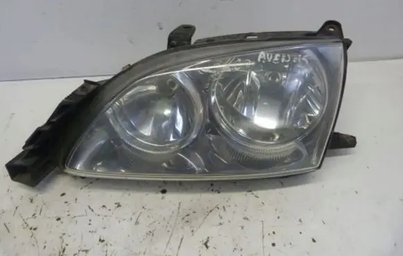 Toyota Avensis T220 Headlight/headlamp