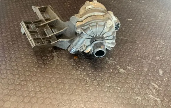 BMW 7 F01 F02 F03 F04 Electric auxiliary coolant/water pump 701360160 7566335 17669711