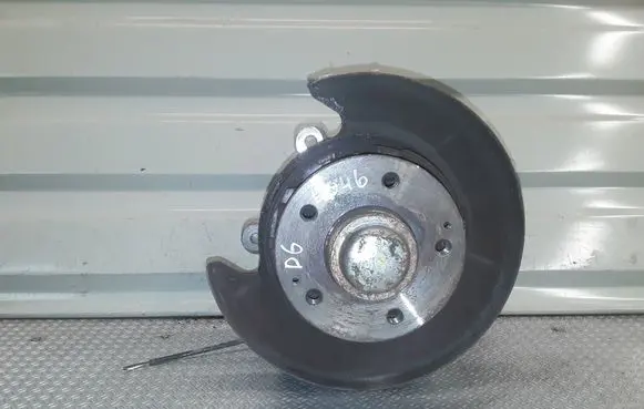 SsangYong Korando Rear wheel hub spindle/knuckle 