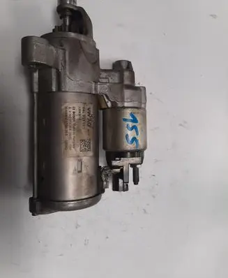 Audi A5 8T 8F Starter motor 04L911021