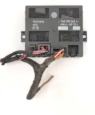 Volkswagen Multivan T5 Door control unit/module 7H0959243J 0037 PA6GF15