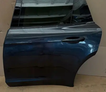 Porsche Panamera (971) Rear door D565