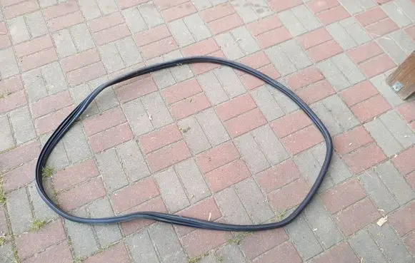 Hyundai Ioniq 5 Rear door rubber seal (on body) 