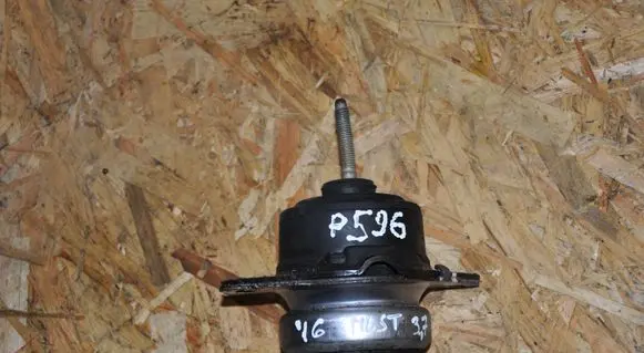 Ford Mustang VI Engine mount bracket KLEP596