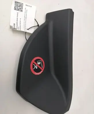Mercedes-Benz E W212 Dashboard side end trim A2126800507