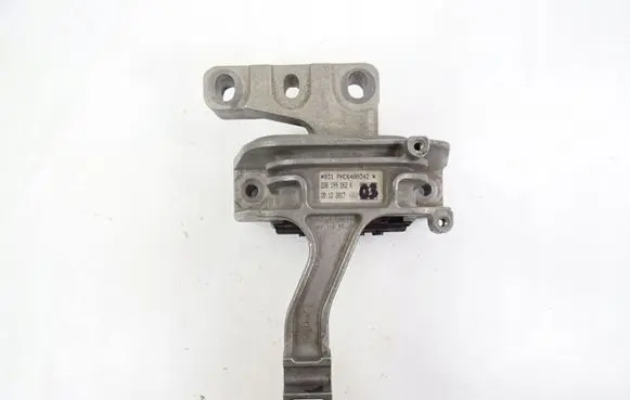 Volkswagen Polo VI Engine mount bracket 2Q0199262K