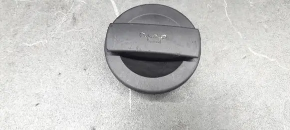 Audi A4 S4 B7 8E 8H Oil filler cap 