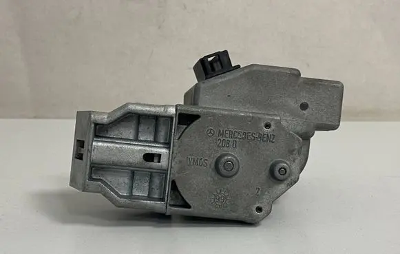 Mercedes-Benz E W210 Steering wheel lock 