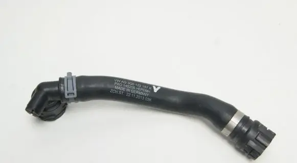 Volkswagen PASSAT B8 Engine coolant pipe/hose 3Q0122157K
