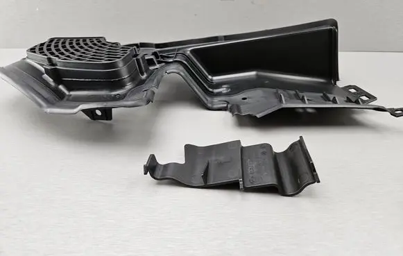 BMW 5 E60 E61 Intercooler air guide/duct channel 8036575 51718036575 7905495