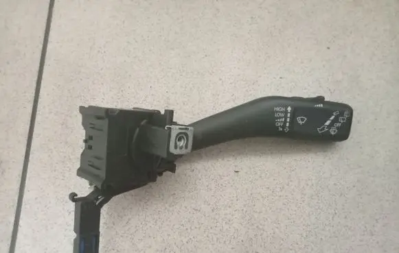 Volkswagen Golf VI Wiper control stalk 1K0953519H