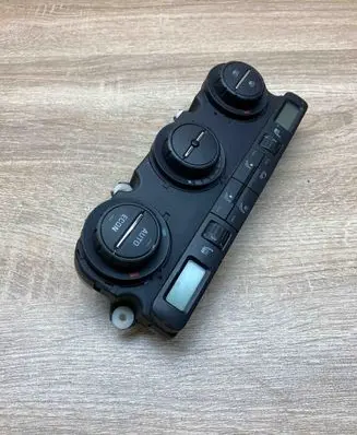 Skoda Octavia Mk2 (1Z) Climate control unit 74241060 14100551