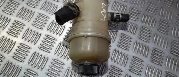 Mazda 626 Power steering fluid tank/reservoir