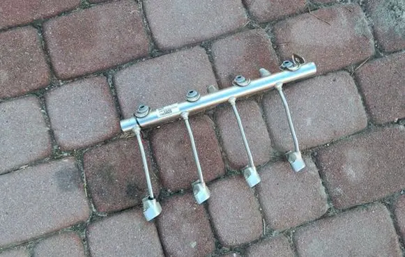 Opel Insignia B Fuel main line pipe 12685820