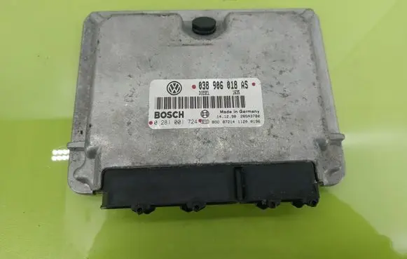Volkswagen PASSAT B5 Engine control unit/module 038906018AS