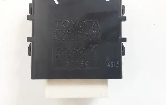 Toyota RAV 4 (XA40) Window wiper interval relay 8594042030