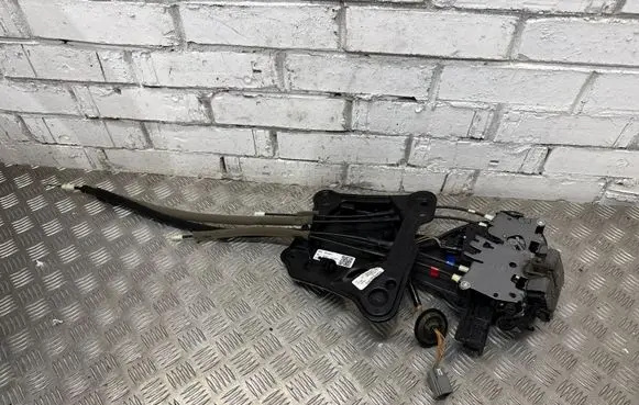 Chrysler Pacifica Sliding door lock 3041096