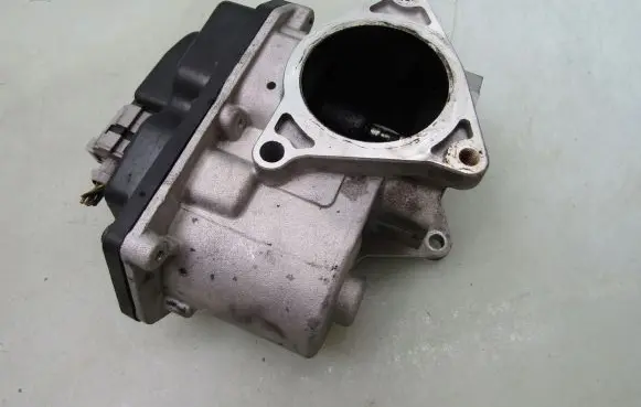 Audi A3 S3 8P Throttle valve 2035230