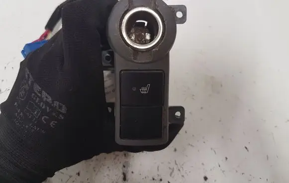 KIA Carens I Seat heating switch 41218