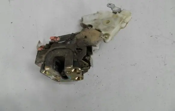 Nissan Almera Tino Rear door lock 