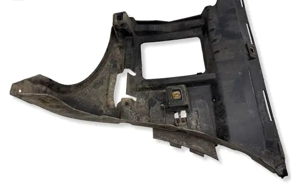 Volvo V70 Rear bumper mounting bracket 8648196