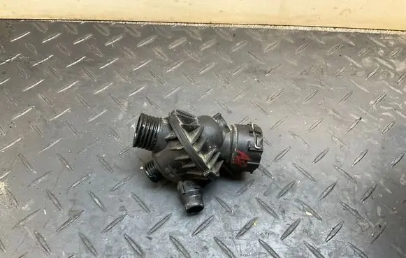 BMW 3 F30 F35 F31 Thermostat 7598865