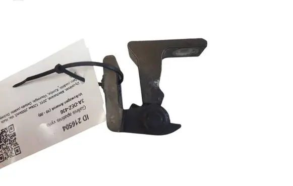 Volkswagen Amarok Rear door lower hinge 8K0831402