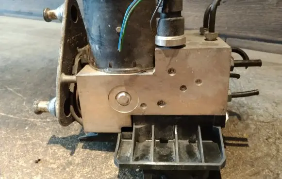 Mercedes-Benz A W168 ABS Pump A0044310912