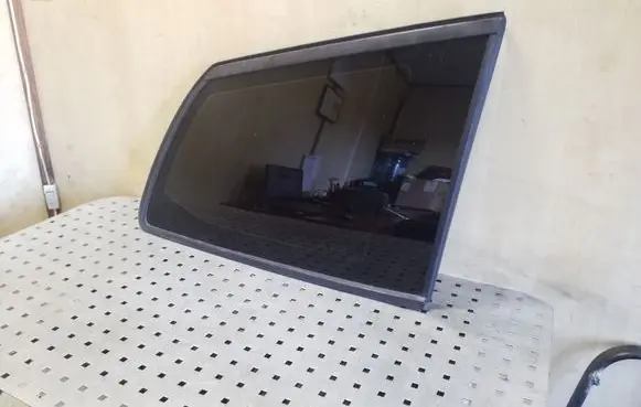Citroen C4 Grand Picasso Rear side window