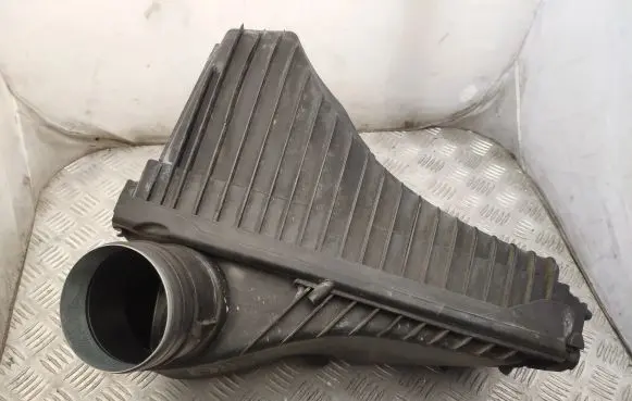 Porsche Cayenne (9PA) Air filter box 7P0129607B 7P0129620