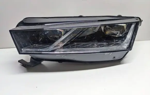 Skoda Octavia Mk4 Headlight/headlamp 5E4941015A