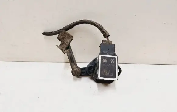 Mercedes-Benz R W251 Air suspension front height level sensor A0105427717