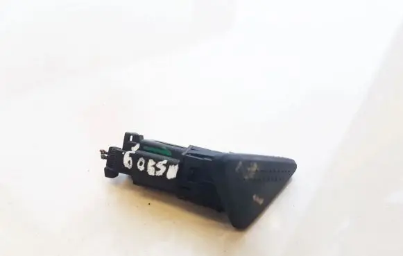 Ford Focus Tailgate opening switch D3L0A