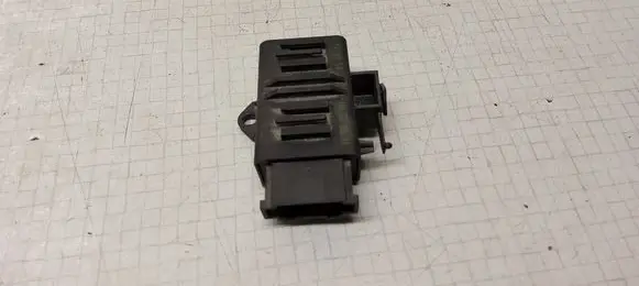 Volkswagen Caddy Seat heating relay 1K0959772