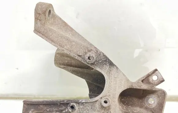 Audi A6 S6 C6 4F Engine mounting bracket 4F0199308P