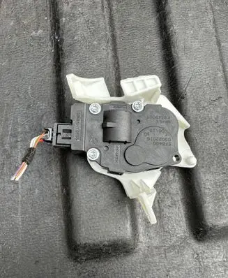 Audi Q5 SQ5 Intake manifold valve actuator/motor K9749007 EFB490