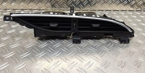 Toyota Yaris Dash center air vent grill 556700D240 556700D260
