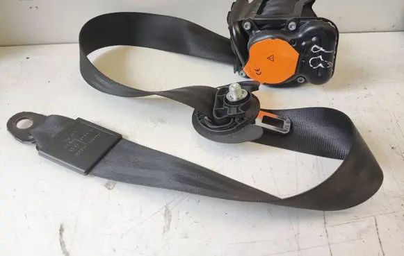 Audi A1 Front seatbelt 8X3857706C TM91299398M 09242012