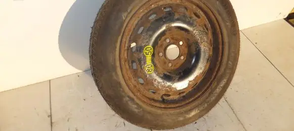 Land Rover Discovery 3 - LR3 R19 spare wheel 