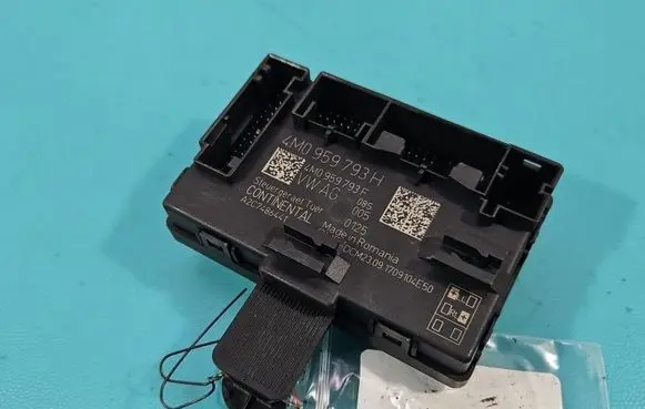 Audi A4 S4 B9 8W Central body control module 4M0959793H IMPRK1549199