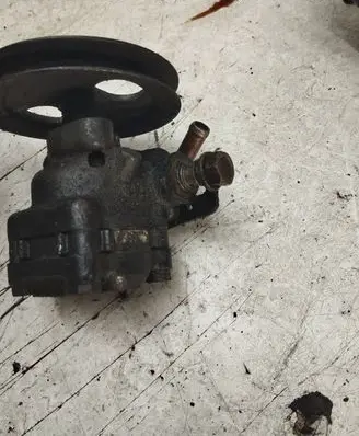 Mazda 626 Power steering pump