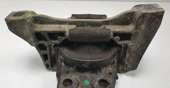 Volvo V50 Engine mount vacuum valve 7M51-6F012-YA