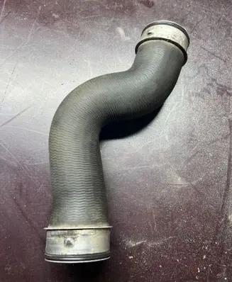 Volkswagen PASSAT B6 Intercooler hose/pipe 2H82805