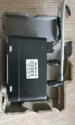 Mercedes-Benz E W211 Central locking vacuum pump A3510020010